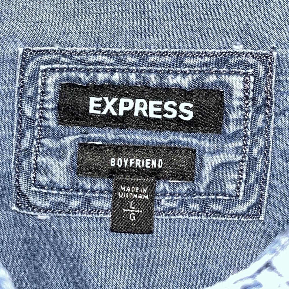 Express Chambray Button Up Shirt Women's Large Blue Denim Boyfriend Fit Academia - Picture 4 of 4